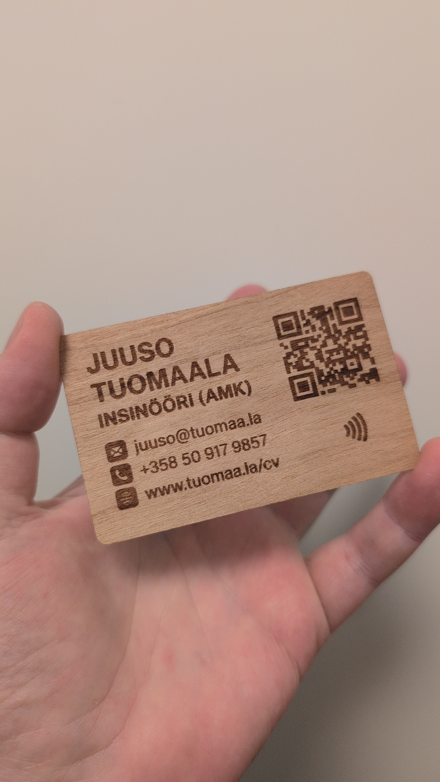 Laser-Marked Smart Calling Cards